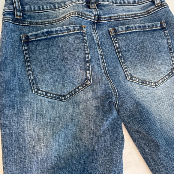 CAbi Skinny Distressed jeans - Picture 3 of 5